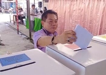 Ketua DPRD Provinsi Kalteng Wiyatno Nyoblos di TPS 15