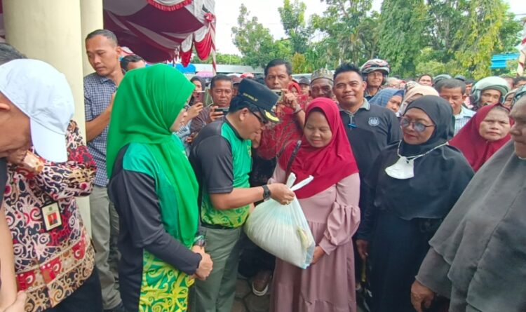 Ribuan Paket Sembako Untuk Warga Kecamatan Selat