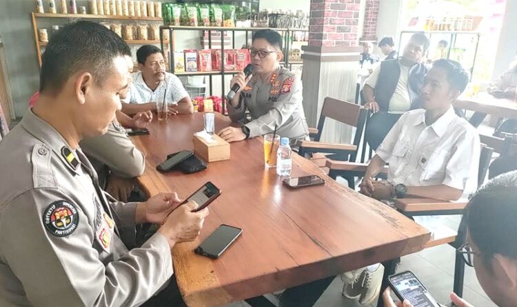 Bidhumas Polda Kalteng Bersilaturahmi dengan Wartawan