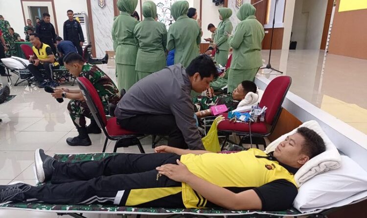 22 Personel Polresta Palangkaraya Ikuti Kegiatan Donor Darah