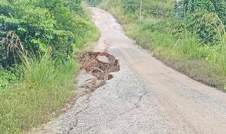 DPRD Mura Soroti Akses Jalan Kecamatan Uut Murung Alami Kerusakan dan Longsor
