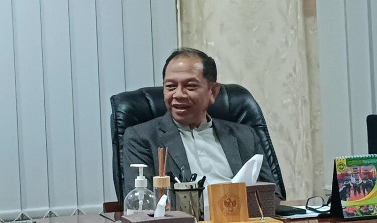 Rektor UPR, Prof. Salampak. (Mulia Gumi)