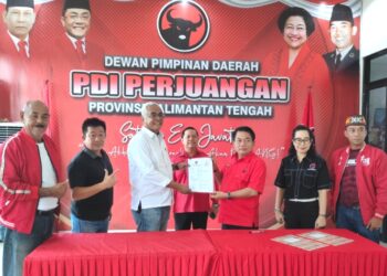 Dua Kader PDI Perjuangan Daftarkan Diri Sebagai Bakal Calon Bupati di Kapuas dan Barito Selatan