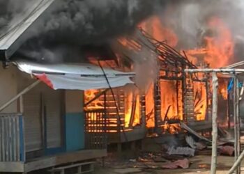Diduga Korsleting Listrik, 5 Rumah Warga Dilalap Api