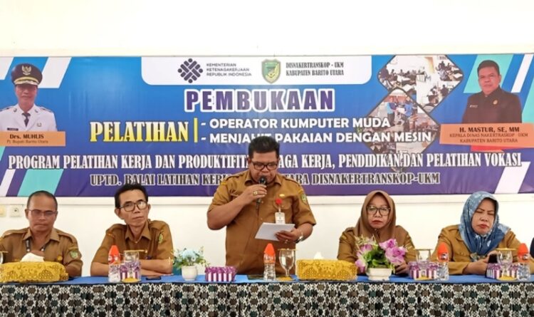 Dinas Nakertranskop UKM Barut Gelar Pelatihan Menjahit dan Operator Komputer Muda