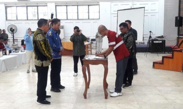 Pj Bupati Muhlis Buka Pelatihan Operator Alat Berat di LPK Kuat Perkasa Abadi Tanjung