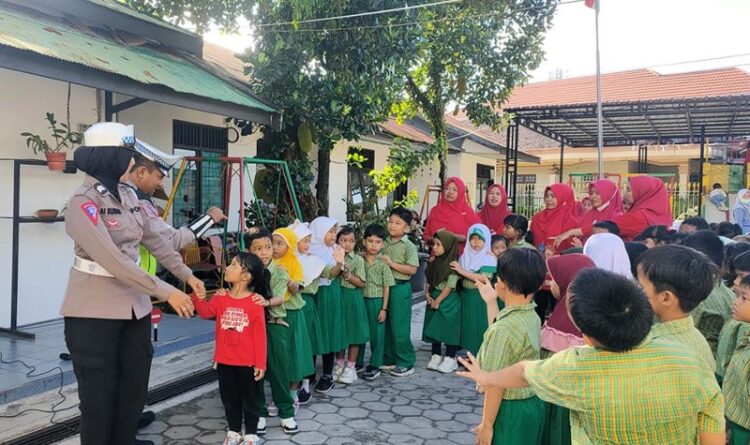 Satlantas Polresta Palangka Raya Perkenalkan Edukasi Bagi Murid TK Al-Furqan