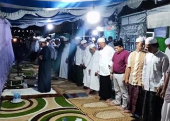 Pj Bupati Erlin Hardi Ikut Sholat Hajatan Warga Jalan Soedirman Rt 16 Selat Hilir