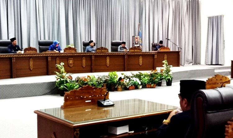 DPRD Rapat Paripurna III dalam rangka Jawaban Pemkab terhadap Pandangan Umum Fraksi