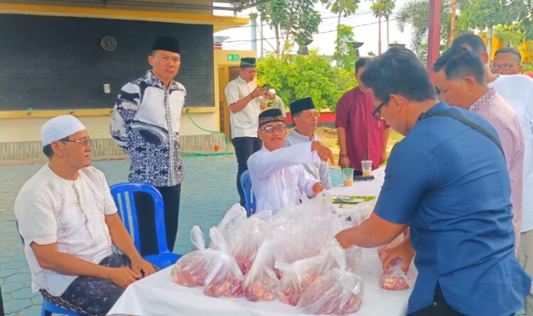 Polres Kapuas Berkorban 11 Ekor Sapi Untuk di Bagikan Kepada Anggota Dan Masyarakat