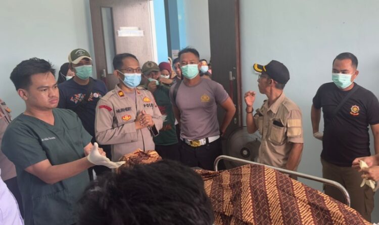 Korban Iyo Ditemukan Tewas Usai Selamatkan Mobil dan Kapolsek