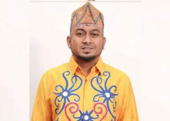 Wahid Yusuf Minta Sekolah Tidak Wajibkan Siswa Kurang Menebus Buku dan Seragam