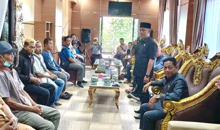 Dewan Mura Sambut Kehadiran Warga Kelurahan Muara Tuhup Sampaikan Sejumlah Keluhan