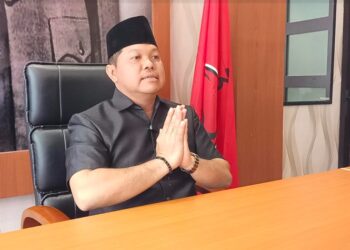Waket 1 Yohanes Apresasis Pemprov Kalteng Gelar Pasar Murah di Basarwng.