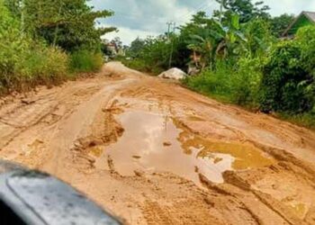 Ruas Jalan Tumbang Samba Tidak Memungkinkan Untuk Kendaraan Berat