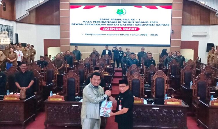 Pj Bupati Kapuas Erlin Hardi, Sampaikan Pidato RPJPD 2025-2045