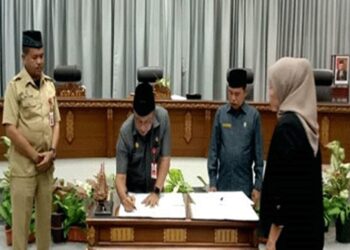 Dewan Gelar Paripurna II Penandatanganan Nota Kesepakatan Rancangan KUA PPAS 2025