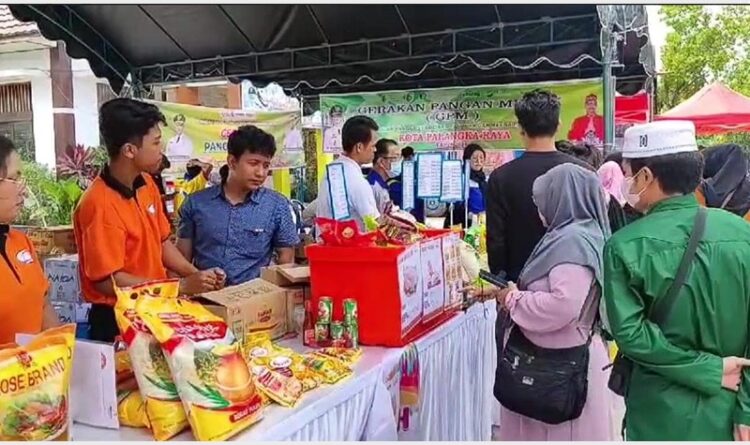 DPKP Kota Palangka Raya Bantu Masyarakat Dengan Menggelar Pasar Murah