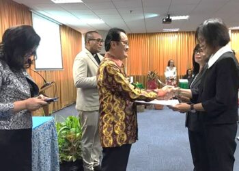 Ketua Yayasan Kesehatan PGI Lantik Pengurus STIKES PGI Cikini