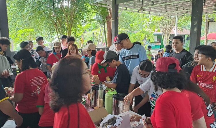 400-an Peserta Ramaikan Jalan Sehat dan Bakti Sosial Dalam Rangka HUT ke-167 GKE Palanungkai