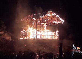 Rumah Kayu Berlantai Dua Ludes Terbakar, Diduga Korsleting