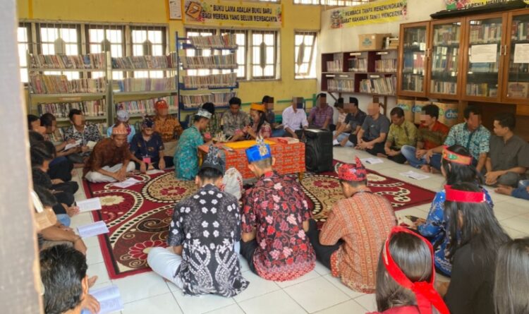 Siswa-Siswi SMAN 3 Sampit Rayakan Hari Raya Galungan Bersama Warga Binaan Lapas Sampit