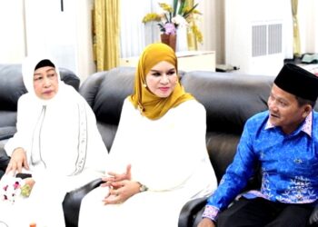 Ketua dan Anggota DPRD Barut Hadiri Ramah Tamah Bersama Ustadz Abdul Somad di Rujab Bupati