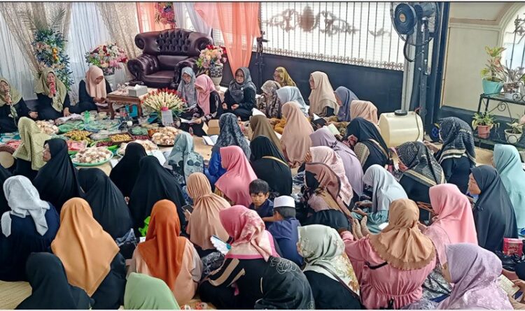 Pengajian Rutin Emak-Emak Setiap Jumatan, Doakan Pilkada Damai