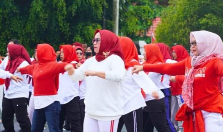 Dharma Wanita Barito Utara Gelar Senam Pagi Meriahkan HUT RI ke-78 dan HUT Barito Utara ke-74