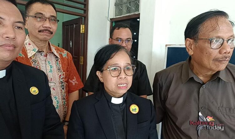 Penurunan Salip Gedung Gereja Maranatha Jadi Tanda Awal PembangunanÂ