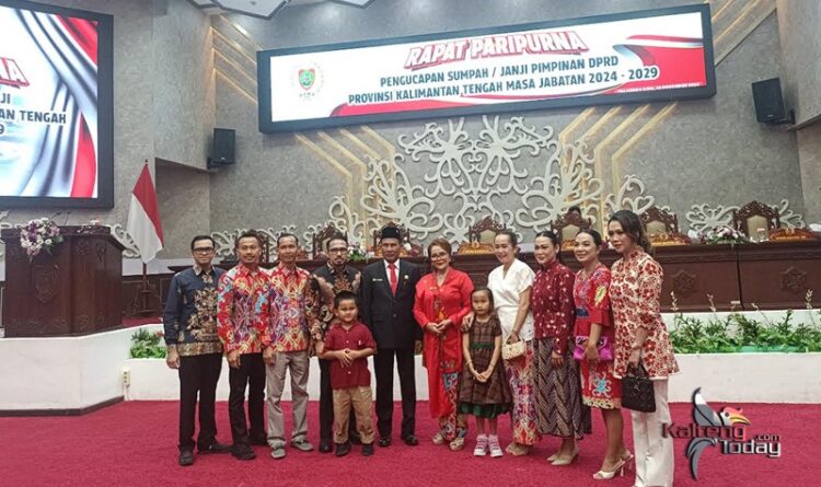 Arton S Dohong Resmi Ambil Sumpah Sebagai Ketua DPRD Kalteng