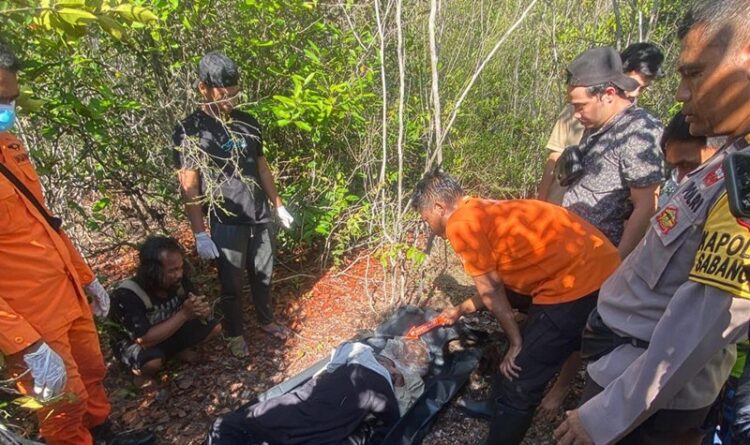 Pencari Ikan Tewas Didalam Hutan Diserang Lebah