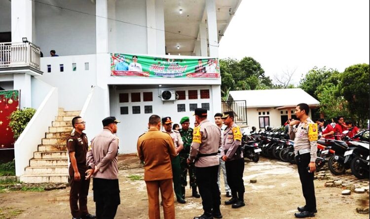 Pastikan Keamanan dan Kenyamanan Jemaat, Kapolres Bartim Cek Sejumlah Gereja