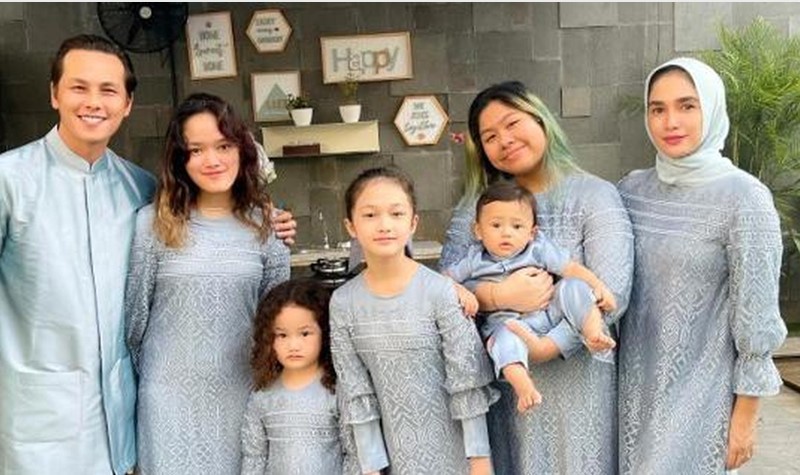 Tips Mix and Match Outfit Lebaran untuk Tampil Kompak di Hari Kemenangan