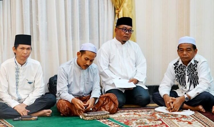 H. Tajeri dan Patih Herman AB Dampingi Jamaah Calon Haji, Titip Doa untuk Daerah