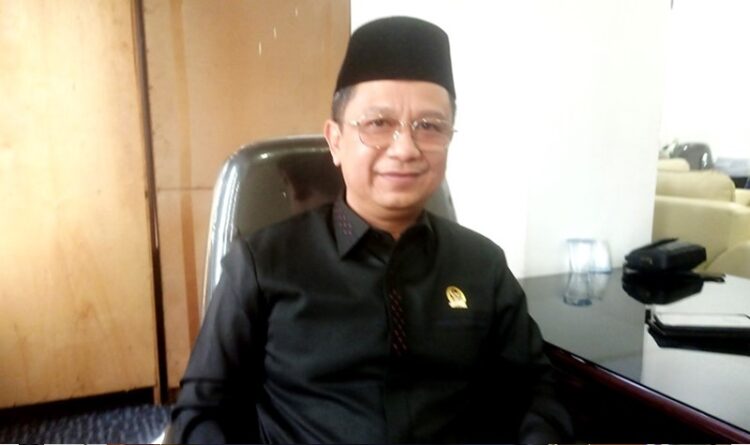 Ketua Komisi II Desak Penertiban PKL di Badan Jalan