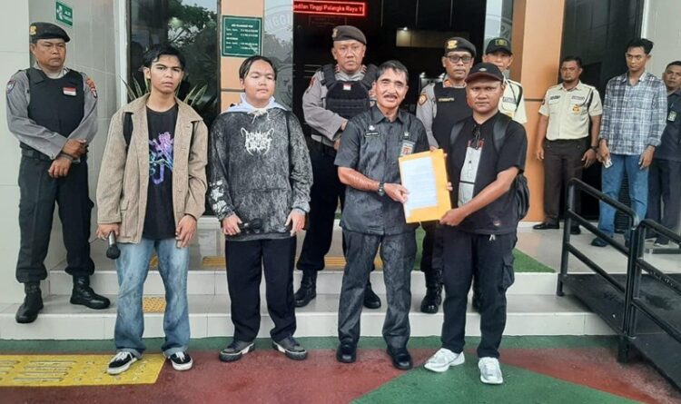 Koalisi Masyarakat Sipil Melawan Kriminalisasi Kepada Kepala Desa Tempayung Keluarkan Pernyataan Sikap