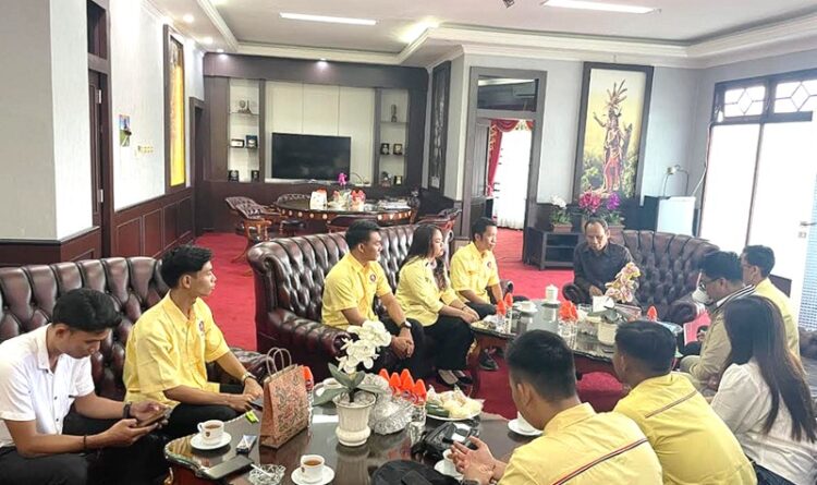 Arton Dohong Terima Aspirasi Peradah Kalteng