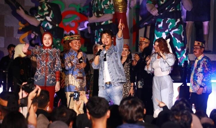 Pemprov Kalteng Beri Ruang Masyarakat Nikmati Suasana Malam di Bundaran Besar