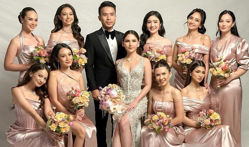 Bukan Sekadar Kompak Pakai Seragam, Ini Peran Penting Bridesmaid di Hari Pernikahan