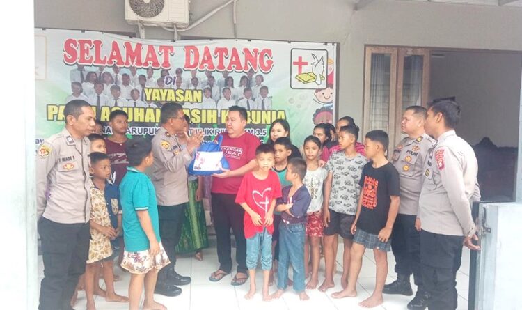 Polresta Palangka Raya sambangi Dua Panti Asuhan