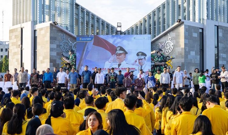 Agustiar Sabran Turut Lepas 2.325 Mahasiswa Program KKN Asal Kampus UPR