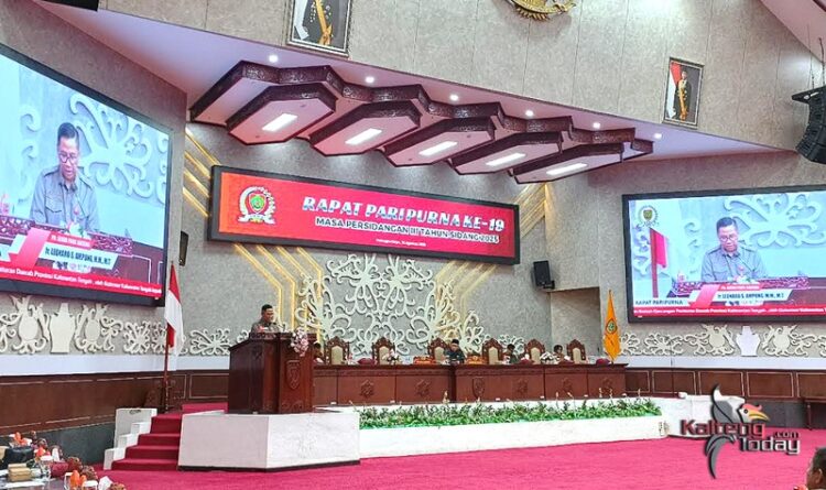 Wakil Ketua II DPRD Terima Nota Keuangan dan Raperda Tentang Perubahan APBD Kalteng Tahun 2025