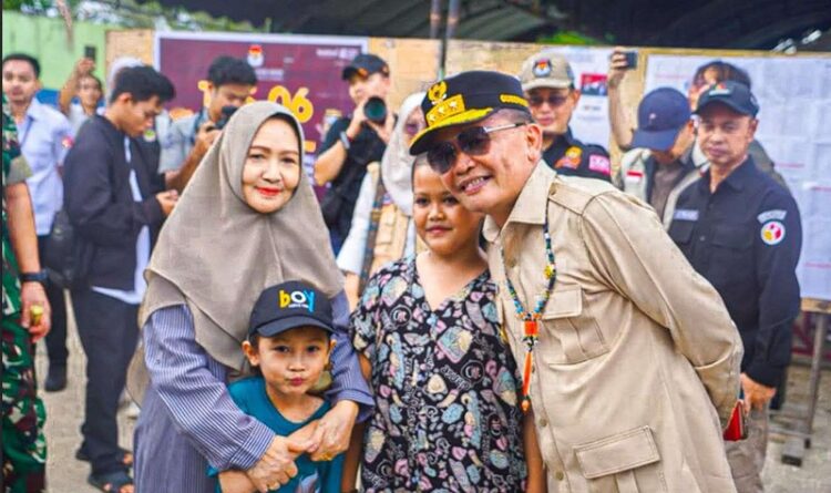 Pastikan Demokrasi Berjalan Lancar, Gubernur Kalteng Tinjau PSU di TPS Barito Utara