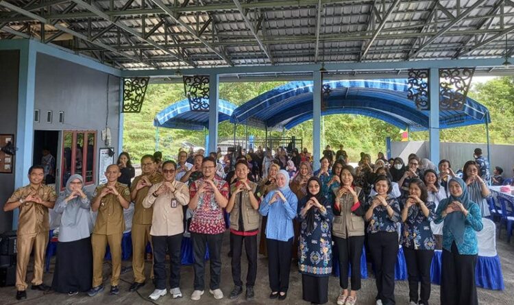 Mahasiswa FK UPR dan TP-PKK Kota Palangka Raya Laksanakan Kegiatan ECO-HASUPA