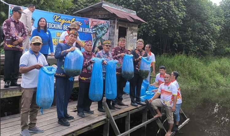 Program Restocking Ikan di Barito Timur Jadi Bukti Nyata Komitmen Kalteng Berkah