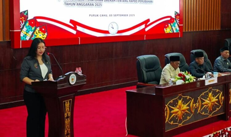 Kabik Amaz Jasikha Sampaikan Pandangan Umum Fraksi PDIP