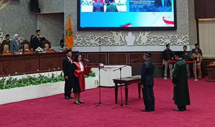 Gantikan Jimmy Carter di Posisi Wakil III DPRD Kalteng, Junaidi Resmi Ambil Sumpah Jabatan