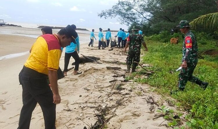 Bersih Pantai di Sukamara, Dislutkan Kalteng Libatkan Masyarakat dan Pelajar