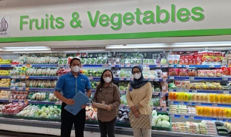 Dinas TPHP Kalteng Laksanakan Pengawasan Sertifikasi Pangan Hypermart